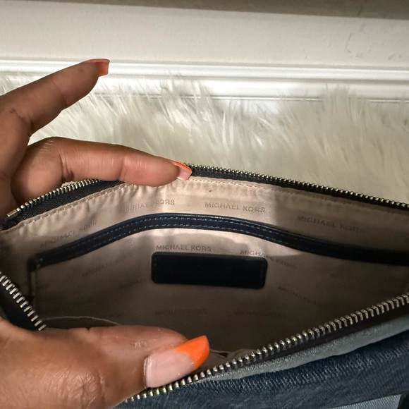 Michael Kor Wristlet - Picture 4 of 8